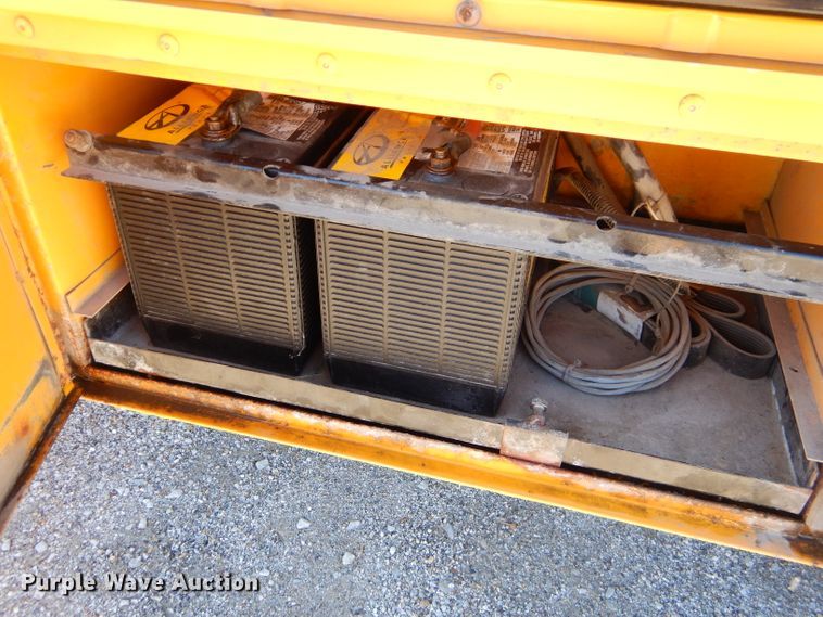 image for item FA9944 1995 International 3800 school bus