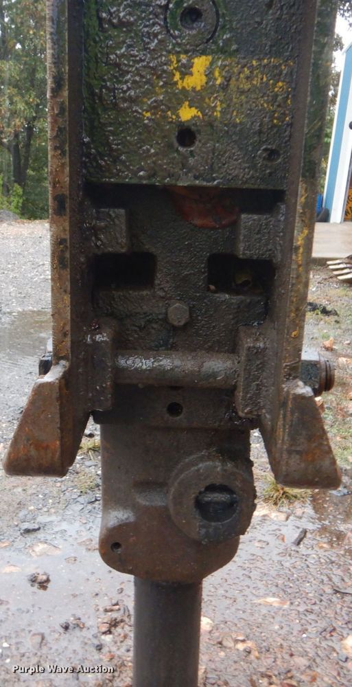 image for item FF9033 Husky HH1000-2 breaker