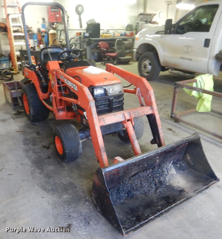 image for item FF9034 Kubota BX2200D tractor
