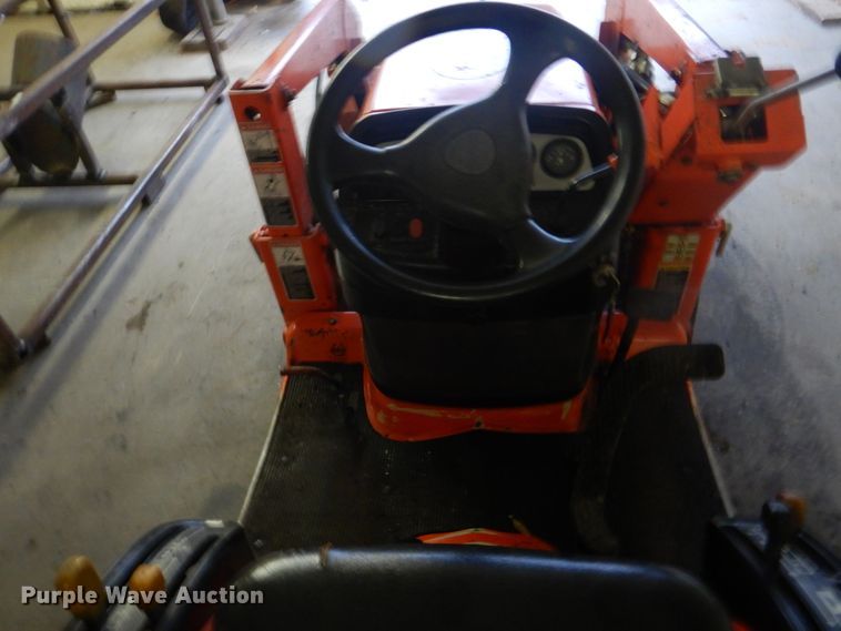 image for item FF9034 Kubota BX2200D tractor