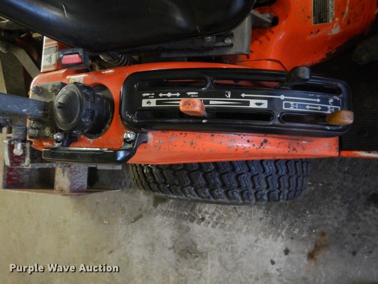 image for item FF9034 Kubota BX2200D tractor