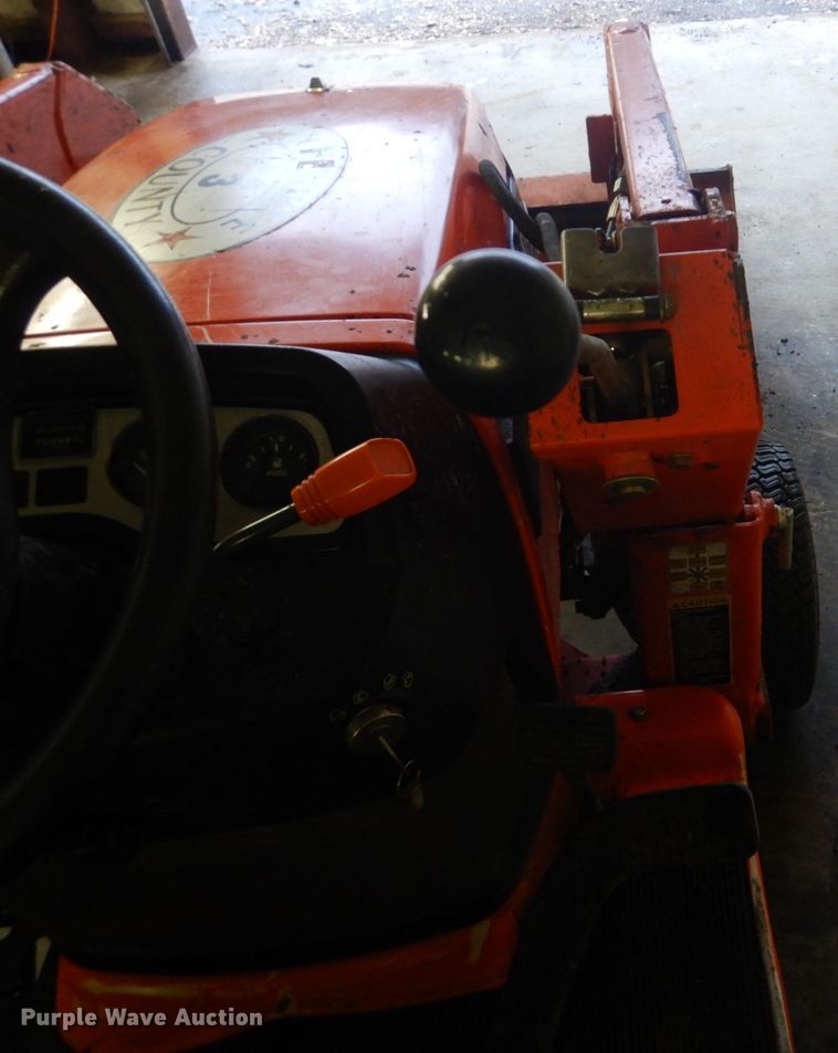 image for item FF9034 Kubota BX2200D tractor