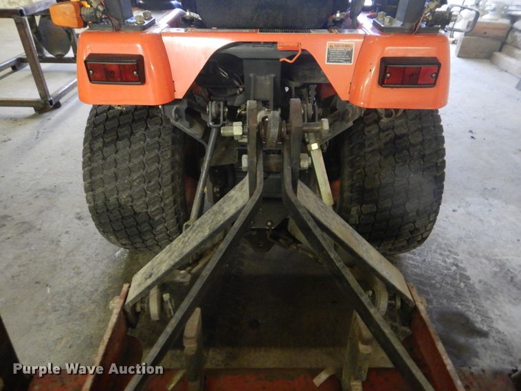 image for item FF9034 Kubota BX2200D tractor