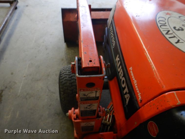 image for item FF9034 Kubota BX2200D tractor