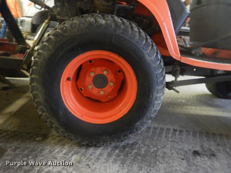 image for item FF9034 Kubota BX2200D tractor