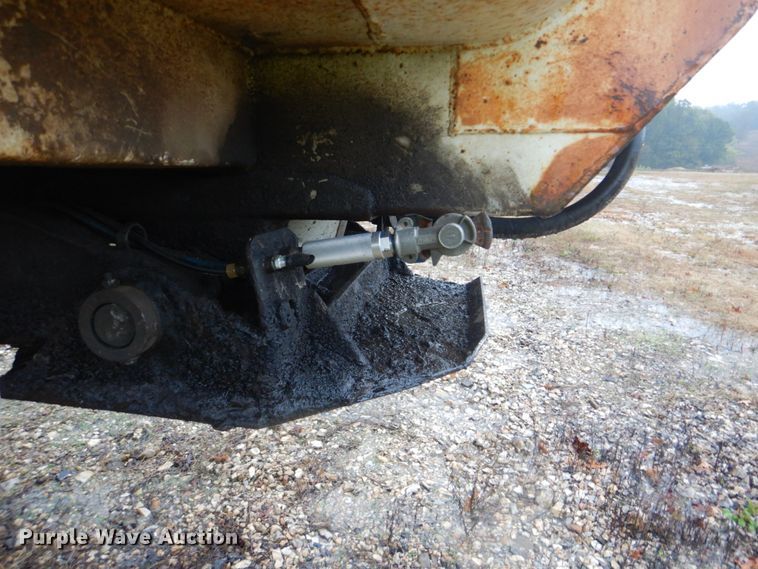 image for item FF9035 1994 Clement HSLW2326 end dump trailer