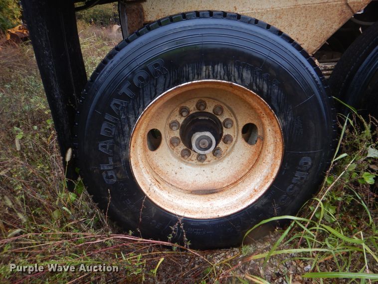 image for item FF9035 1994 Clement HSLW2326 end dump trailer