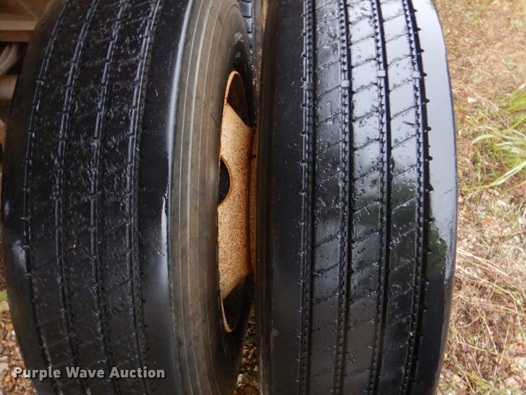 image for item FF9035 1994 Clement HSLW2326 end dump trailer