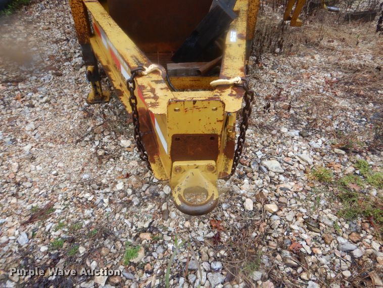 image for item FF9037 2006 Lamar utility trailer