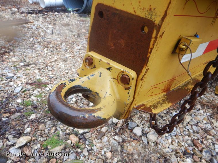 image for item FF9037 2006 Lamar utility trailer