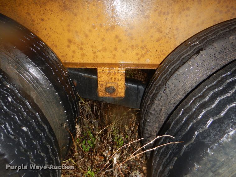 image for item FF9037 2006 Lamar utility trailer