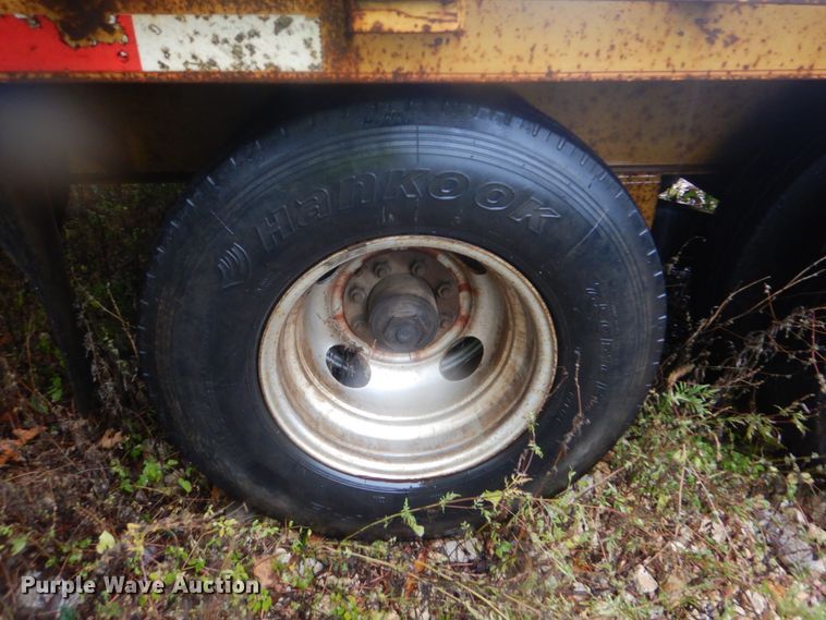 image for item FF9037 2006 Lamar utility trailer