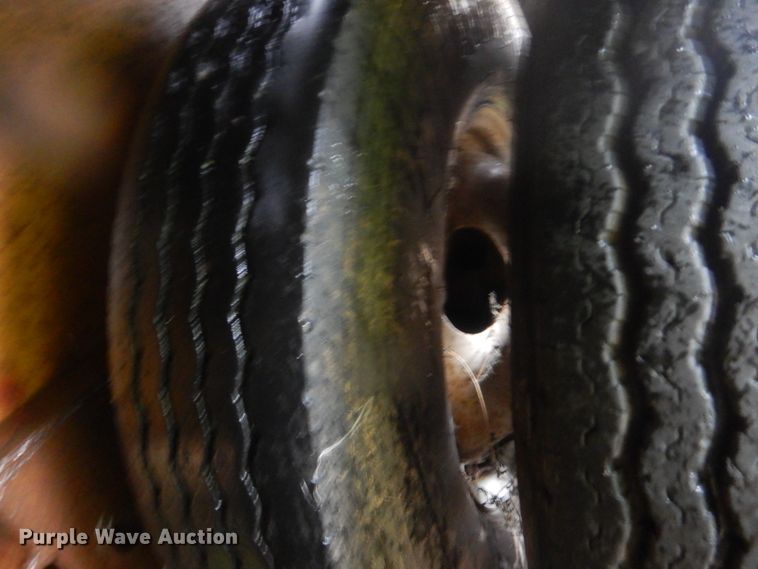 image for item FF9037 2006 Lamar utility trailer