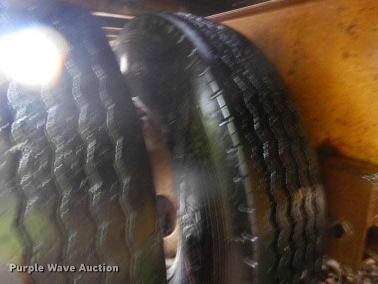 image for item FF9037 2006 Lamar utility trailer