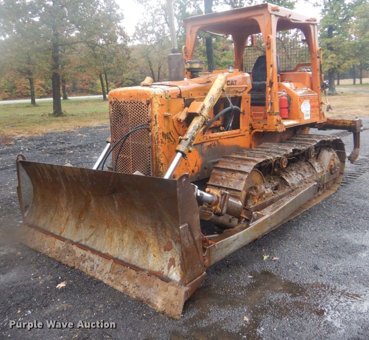 image for item FF9039 Caterpillar D5B dozer