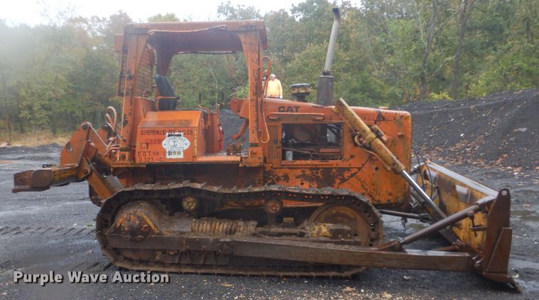 image for item FF9039 Caterpillar D5B dozer