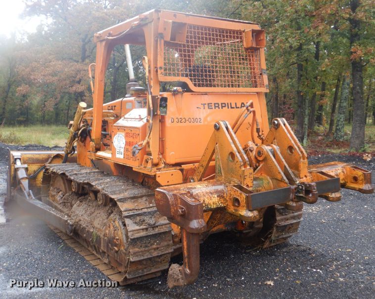 image for item FF9039 Caterpillar D5B dozer