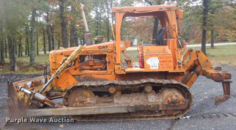 image for item FF9039 Caterpillar D5B dozer