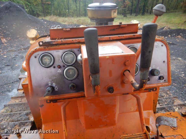 image for item FF9039 Caterpillar D5B dozer