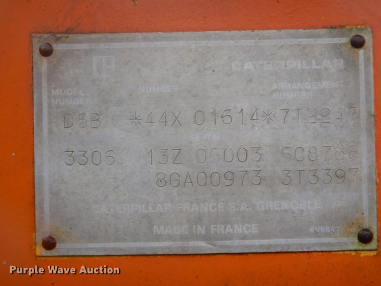 image for item FF9039 Caterpillar D5B dozer