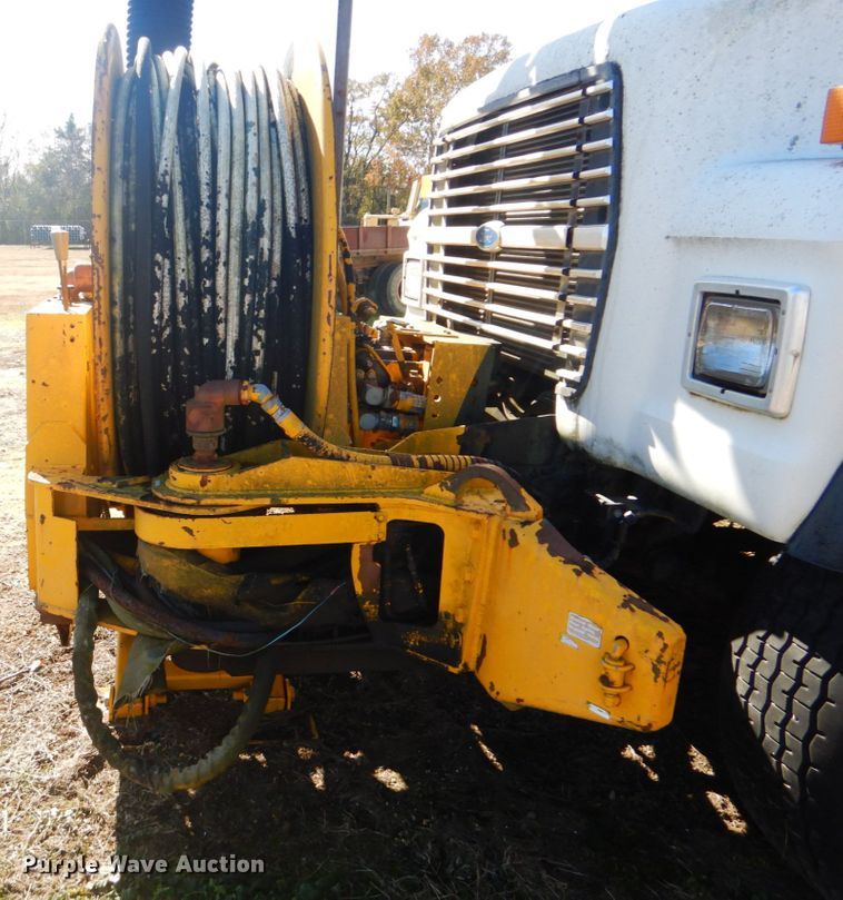 image for item FF9077 1992 Ford L8000 sewer jetter truck