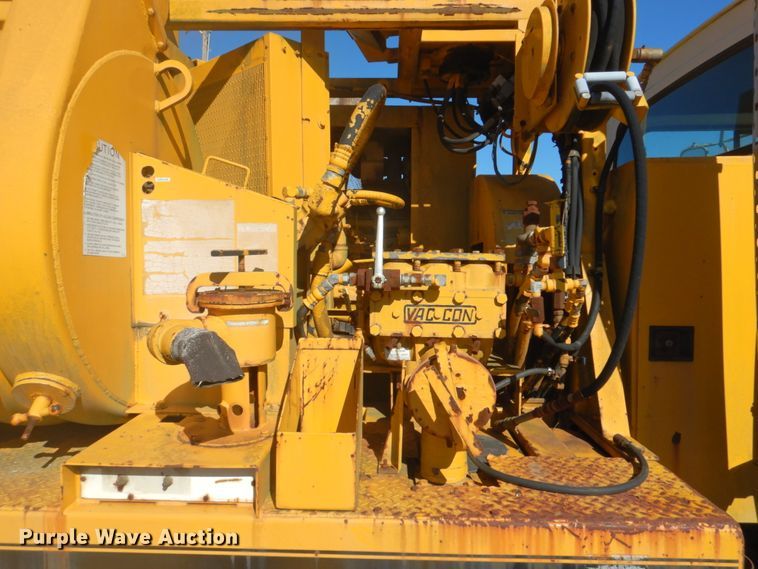 image for item FF9077 1992 Ford L8000 sewer jetter truck