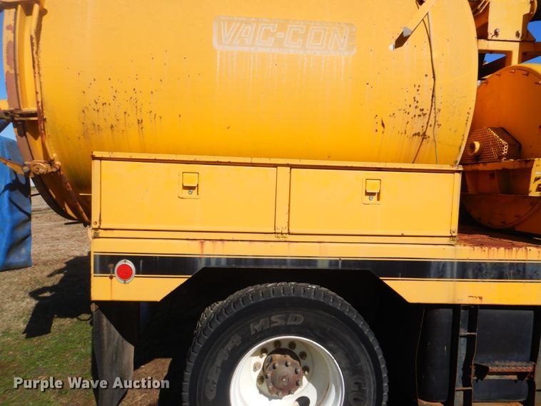 image for item FF9077 1992 Ford L8000 sewer jetter truck