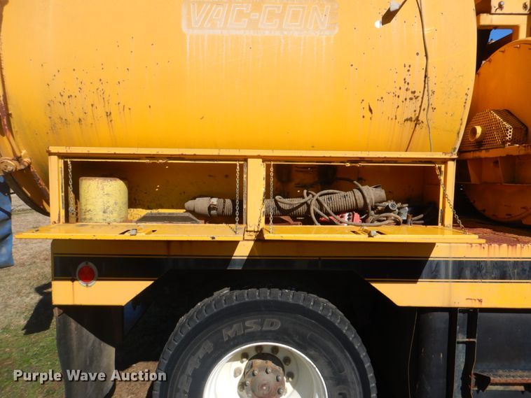 image for item FF9077 1992 Ford L8000 sewer jetter truck