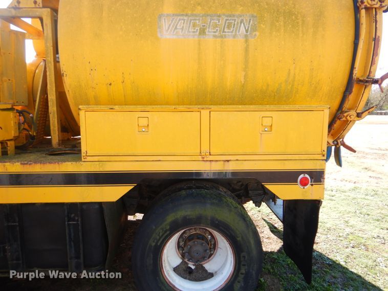 image for item FF9077 1992 Ford L8000 sewer jetter truck