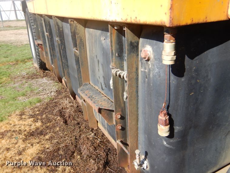 image for item FF9077 1992 Ford L8000 sewer jetter truck