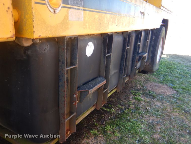 image for item FF9077 1992 Ford L8000 sewer jetter truck