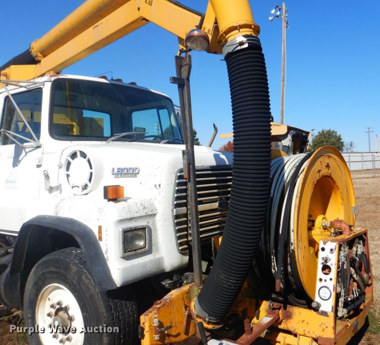 image for item FF9077 1992 Ford L8000 sewer jetter truck