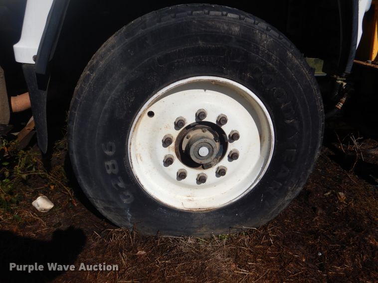 image for item FF9077 1992 Ford L8000 sewer jetter truck