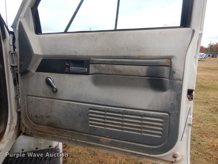 image for item FF9078 1999 Chevrolet C6500 dump truck