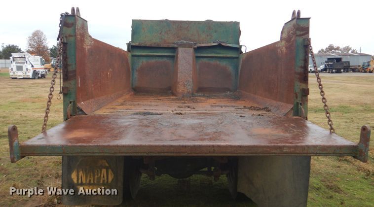 image for item FF9078 1999 Chevrolet C6500 dump truck