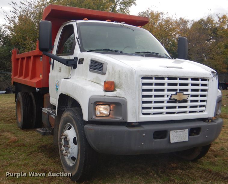 image for item FF9079 2004 Chevrolet C7500 dump truck