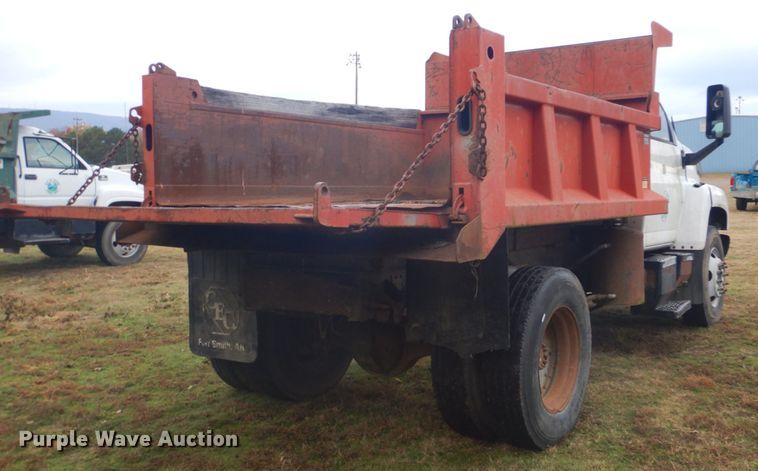 image for item FF9079 2004 Chevrolet C7500 dump truck