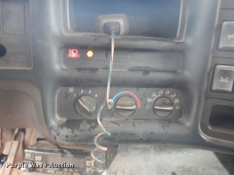 image for item FF9079 2004 Chevrolet C7500 dump truck