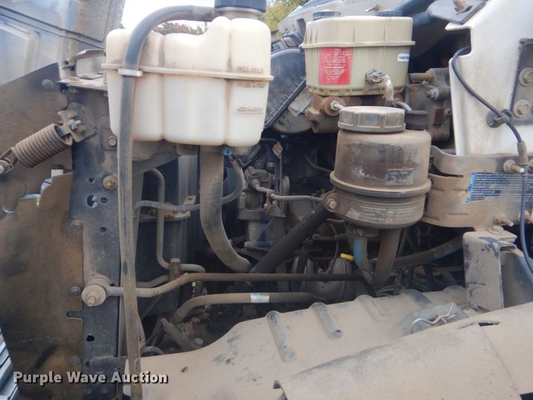 image for item FF9079 2004 Chevrolet C7500 dump truck