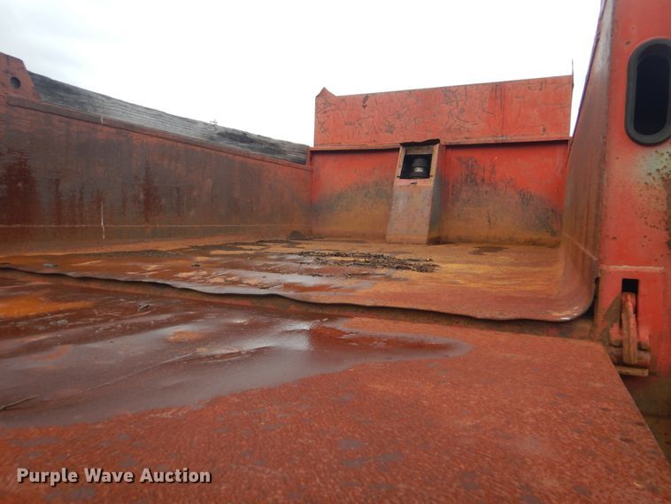 image for item FF9079 2004 Chevrolet C7500 dump truck