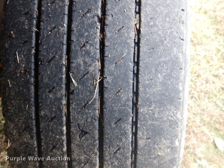 image for item FF9079 2004 Chevrolet C7500 dump truck