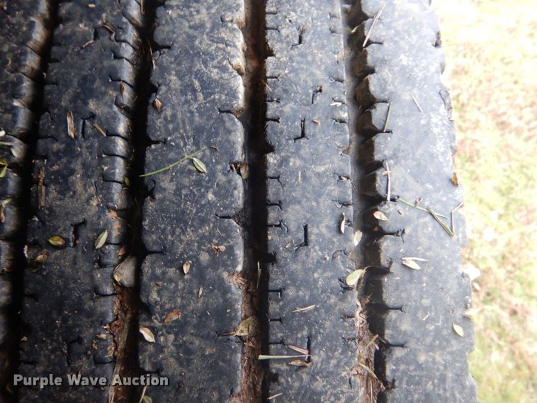 image for item FF9079 2004 Chevrolet C7500 dump truck