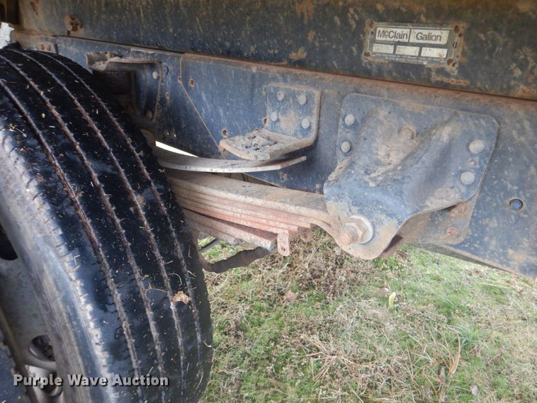 image for item FF9079 2004 Chevrolet C7500 dump truck