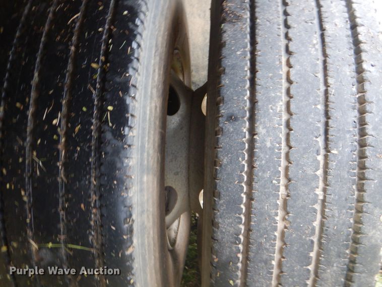 image for item FF9079 2004 Chevrolet C7500 dump truck