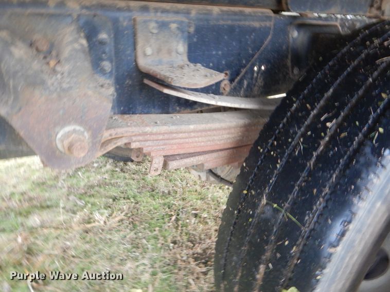 image for item FF9079 2004 Chevrolet C7500 dump truck