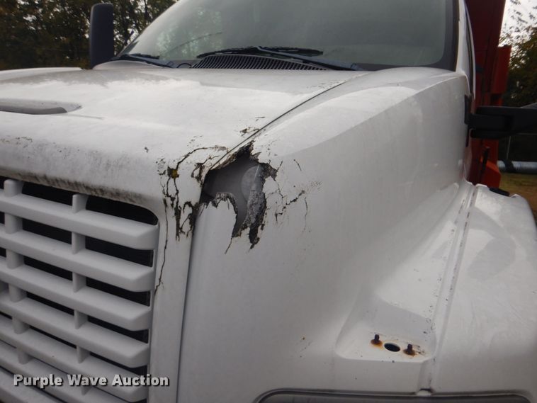 image for item FF9079 2004 Chevrolet C7500 dump truck