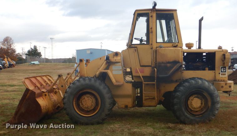 image for item FF9080 1981 Caterpillar 930 wheel loader
