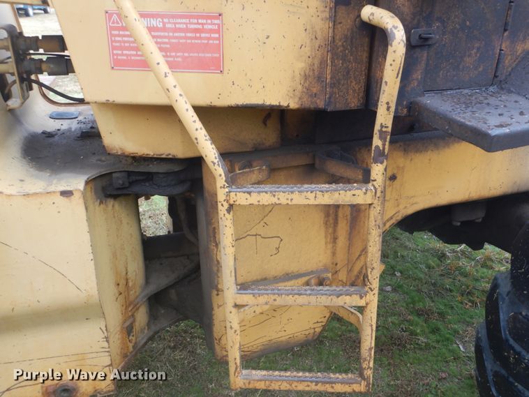 image for item FF9080 1981 Caterpillar 930 wheel loader