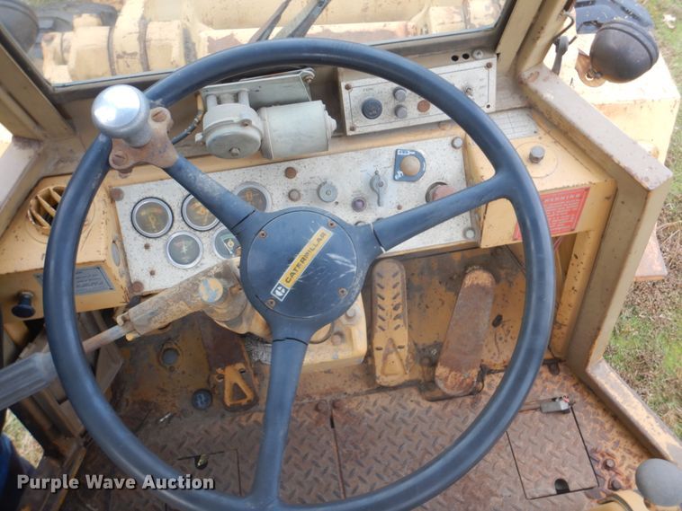 image for item FF9080 1981 Caterpillar 930 wheel loader