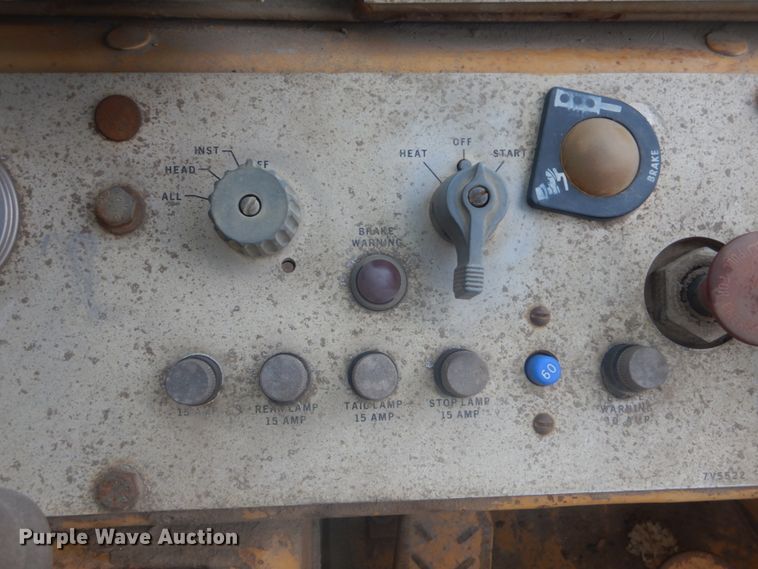 image for item FF9080 1981 Caterpillar 930 wheel loader